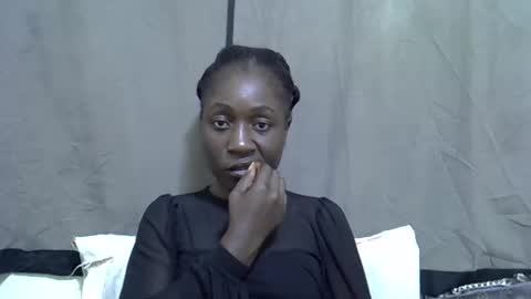 Snapshot of pretty_swirl chatting on February 2026 10:21:01 PM Twirl online show from February 2026 10:21:01 PM