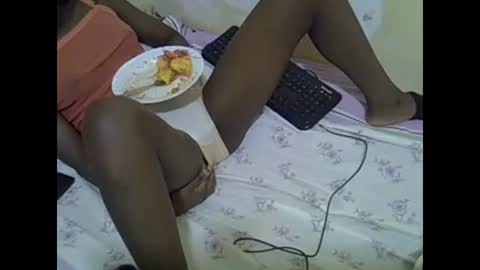 Snapshot of prettyalma chatting on January 2025 11:59:01 AM prettyalma online show from January 2025 11:59:01 AM