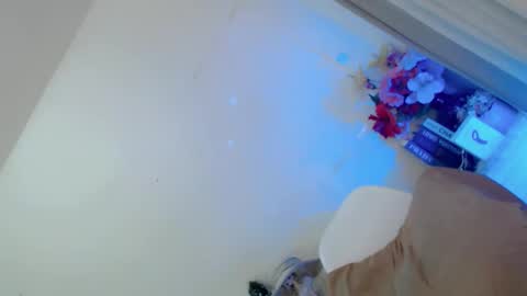 Snapshot of prettybadbitch28 chatting on June 2026 01:37:01 PM prettybadbitch28 online show from June 2026 01:37:01 PM