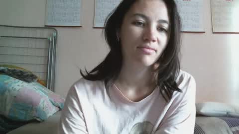 Snapshot of prettybella_7 chatting on September 2025 04:47:01 AM Bella online show from September 2025 04:47:01 AM