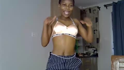 Snapshot of prettycoco_ chatting on April 2026 01:19:01 PM coco online show from April 2026 01:19:01 PM