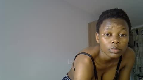 Snapshot of prettycoco_ chatting on April 2026 02:42:01 AM coco online show from April 2026 02:42:01 AM