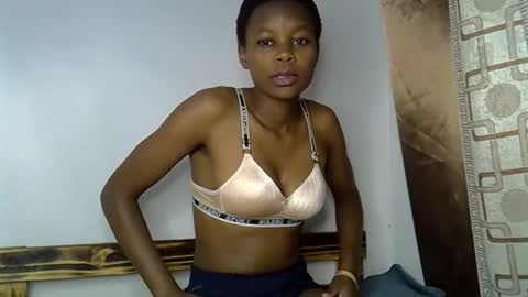 Snapshot of prettycoco_ chatting on April 2026 02:22:02 AM coco online show from April 2026 02:22:02 AM