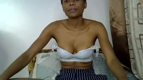 Snapshot of prettycoco_ chatting on April 2026 09:59:02 PM coco online show from April 2026 09:59:02 PM