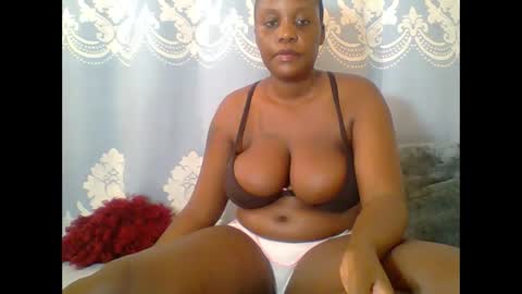 Snapshot of prettydarkskin002 chatting on June 2026 10:25:01 AM SHANIA online show from June 2026 10:25:01 AM