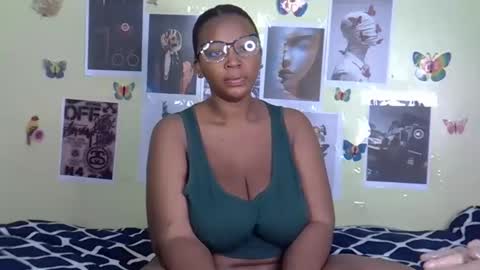 prettydey1 online show from March 2026 06:46:02 AM