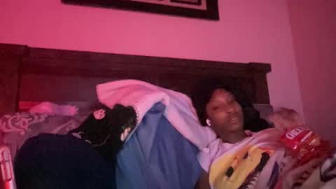 prettyfacefemale online show from April 2026 07:45:01 AM