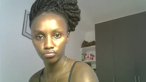 Snapshot of prettygee21 chatting on April 2026 09:45:01 AM Pretty darkskin doll online show from April 2026 09:45:01 AM