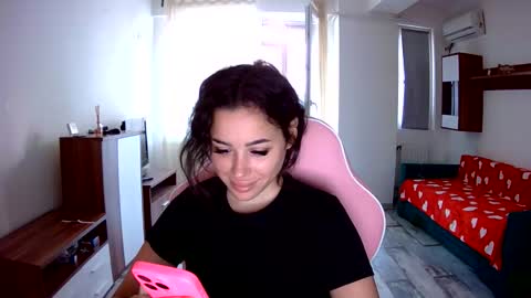 prettyjulliette online show from September 2025 02:42:01 PM