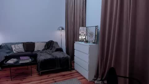 Eva online show from November 2025 08:08:02 PM