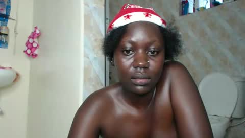 Snapshot of prettyliz1999 chatting on December 2024 04:44:02 AM Lizzy online show from December 2024 04:44:02 AM