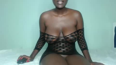 Snapshot of prettyliz1999 chatting on January 2025 07:10:01 PM Lizzy online show from January 2025 07:10:01 PM