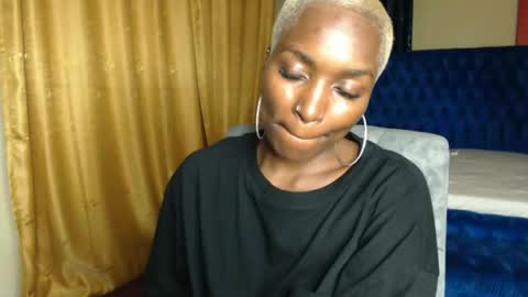 Snapshot of prettyquee chatting on December 2024 06:05:01 PM sasha online show from December 2024 06:05:01 PM