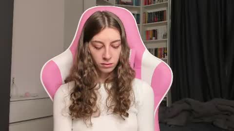 Snapshot of prettysomething chatting on July 2026 07:39:02 AM Sophie next stream will be at Monday i will wait you guys online show from July 2026 07:39:02 AM