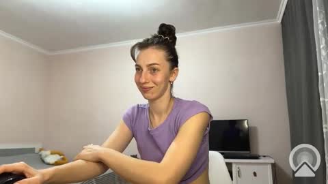 prettyyy_angel online show from November 2025 04:55:01 PM