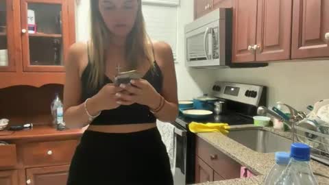 Snapshot of prettyyykittyyy22 chatting on November 2025 12:11:02 AM prettyyykittyyy22 online show from November 2025 12:11:02 AM