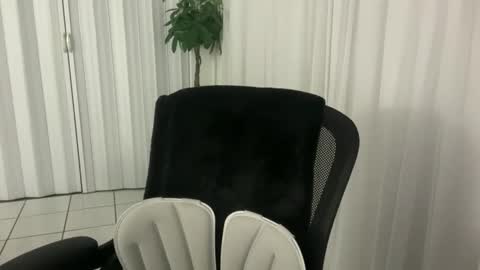 Snapshot of prettyyykittyyy22 chatting on December 2025 05:25:01 AM prettyyykittyyy22 online show from December 2025 05:25:01 AM