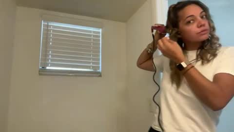 Snapshot of prettyyykittyyy22 chatting on February 2026 05:31:01 PM prettyyykittyyy22 online show from February 2026 05:31:01 PM