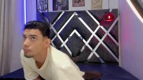 prince_arthur77 online show from January 2025 12:47:01 PM