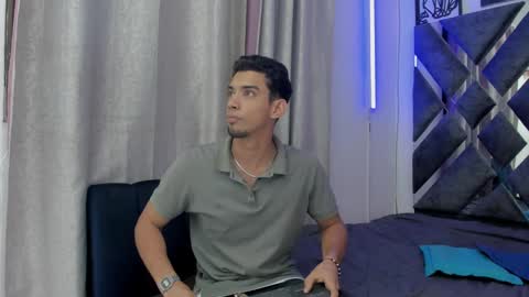 prince_arthur77 online show from February 2025 03:39:01 PM