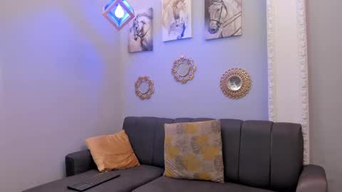 prince_arthur77 online show from February 2025 12:41:02 PM