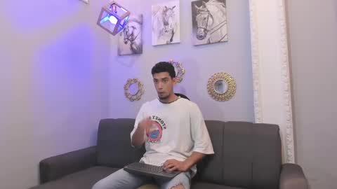 prince_arthur77 online show from March 2025 12:41:02 PM