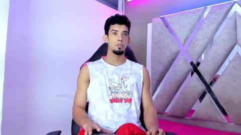 prince_arthur77 online show from November 2025 04:31:02 PM