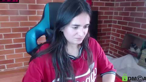 Snapshot of princesa_leia_zathur chatting on June 2026 05:48:01 PM Leia online show from June 2026 05:48:01 PM