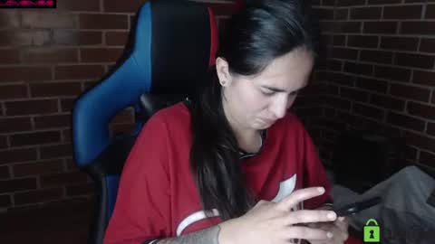 Snapshot of princesa_leia_zathur chatting on June 2026 10:56:02 AM Leia online show from June 2026 10:56:02 AM