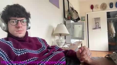 Peaches online show from February 2026 06:25:02 PM