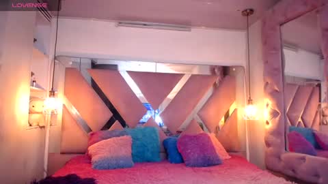 Snapshot of princessa_charlotte chatting on June 2026 08:00:01 PM princessa_charlotte online show from June 2026 08:00:01 PM