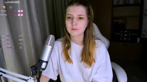 Snapshot of princessaalicc chatting on November 2025 12:42:01 PM princessaalicc online show from November 2025 12:42:01 PM