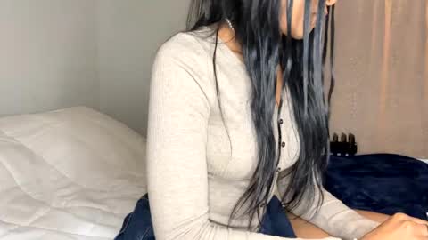 Snapshot of princessaleah chatting on February 2025 08:19:02 PM Princess Aleah online show from February 2025 08:19:02 PM