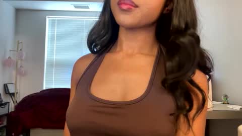 Snapshot of princessaleah chatting on November 2025 05:24:01 PM Princess Aleah online show from November 2025 05:24:01 PM