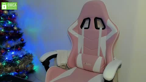 Snapshot of princesse_katey chatting on December 2024 08:07:01 PM miss me check out my YT   online show from December 2024 08:07:01 PM