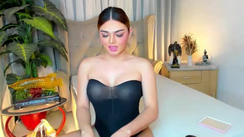 Snapshot of princesshugecumontop chatting on October 2025 12:16:01 PM PrincessDONT FORGET TO FOLLOW ME online show from October 2025 12:16:01 PM