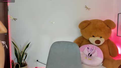 princessluna_14 online show from December 2025 09:53:01 PM
