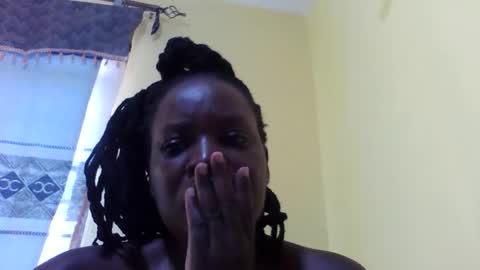 Snapshot of princessmiles2 chatting on May 2026 05:59:01 AM phelly online show from May 2026 05:59:01 AM