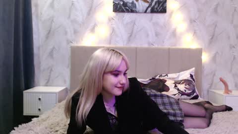 18 y.o online show from December 2024 12:17:01 PM