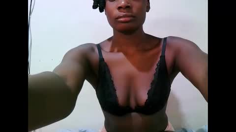 pritty_amber online show from April 2026 06:33:01 AM