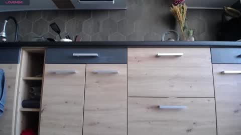 Space online show from November 2025 07:10:02 AM