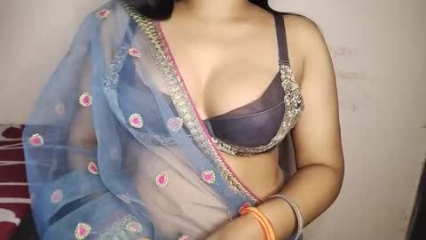 priyu_ online show from November 2025 04:51:02 PM