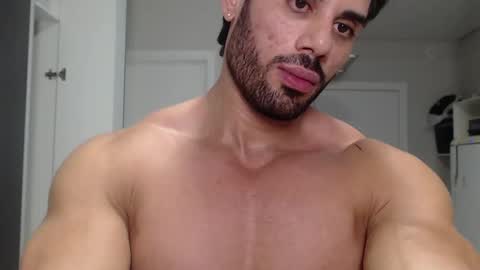 promuscles4u online show from January 2025 01:17:01 AM