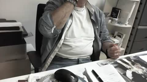 mature hairy guy online show from September 2025 04:53:02 PM