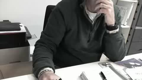 mature hairy guy online show from November 2025 06:08:01 PM