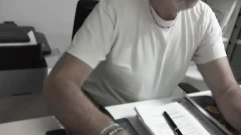 mature hairy guy online show from May 2026 03:42:02 PM