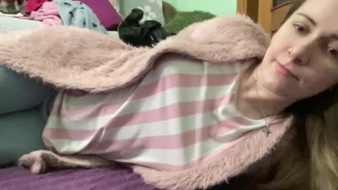 Snapshot of proud_sweet_21 chatting on October 2025 10:10:01 PM proud sweet 21 online show from October 2025 10:10:01 PM