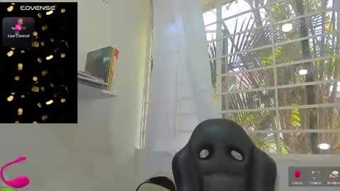 Snapshot of psique_naughty2 chatting on January 2025 06:10:01 PM psique_naughty2 online show from January 2025 06:10:01 PM