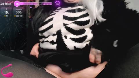 OlivePsy online show from December 2024 10:03:02 PM