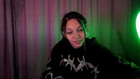 LUCY -----    online show from December 2024 05:40:02 PM